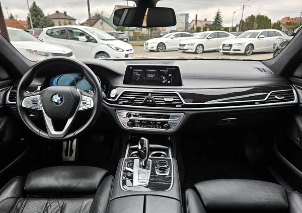 BMW Seria 7 cena 159900 przebieg: 95100, rok produkcji 2018 z Pisz małe 352